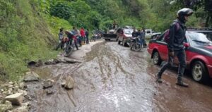 Colapsadas rutas de evacuación del Volcán Machín en Cajamarca 1