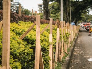 Avanza la instalación de malla protectora para jardines de ‘La Quinta’ 1