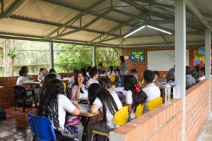 Colegios públicos de Ibagué funcionarán a media jornada para ahorrar agua - A La Luz Pública 5